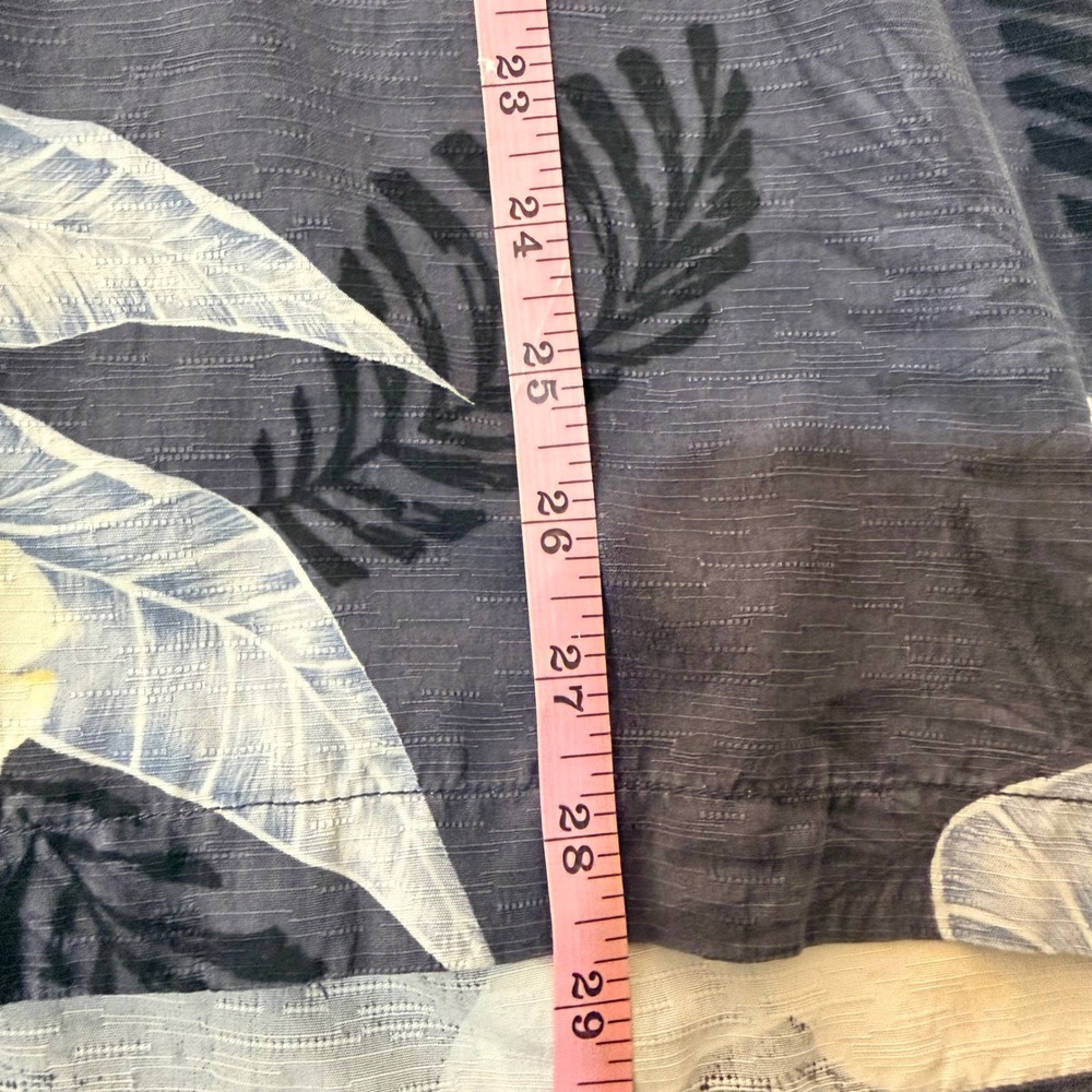 Tommy Bahama Mens Small Silk Tropical Floral Camp Shirt Charcoal Grey resort - Picture 6 of 6